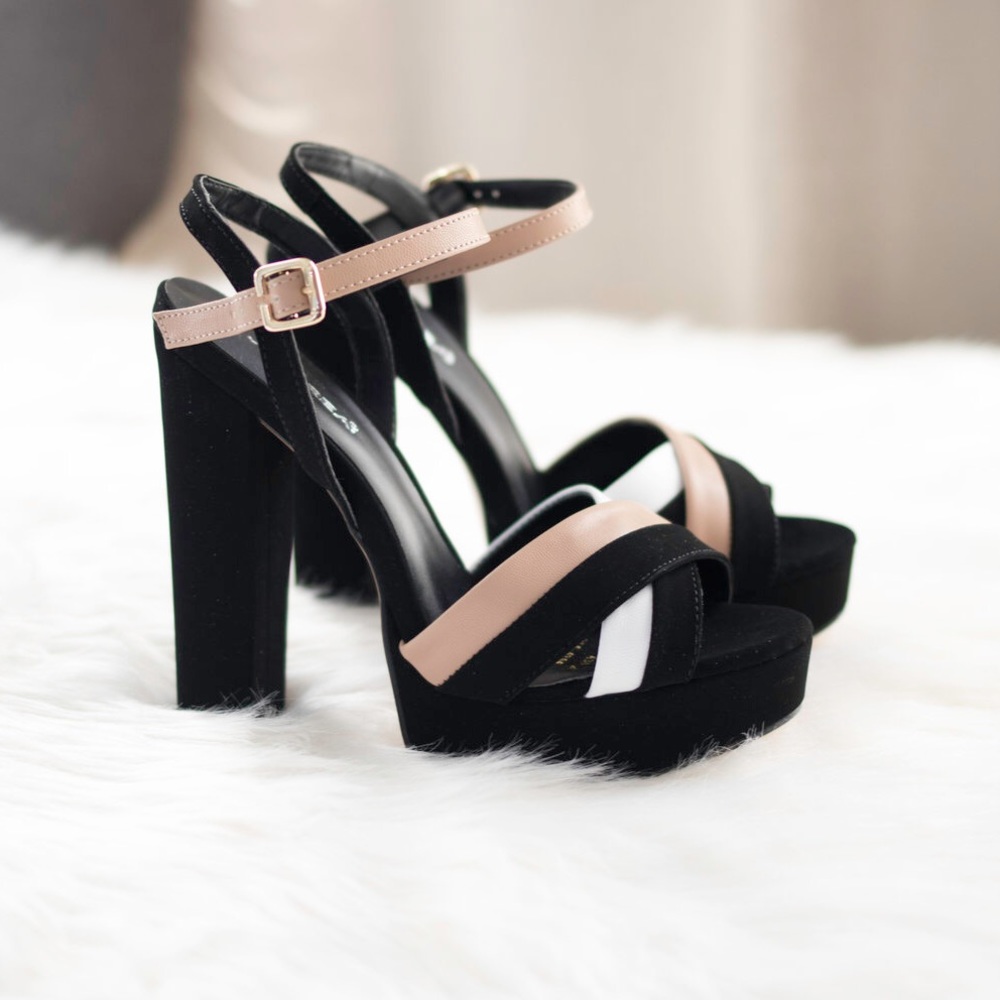 Andrea color block Platform heels